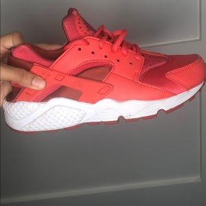Red huaraches